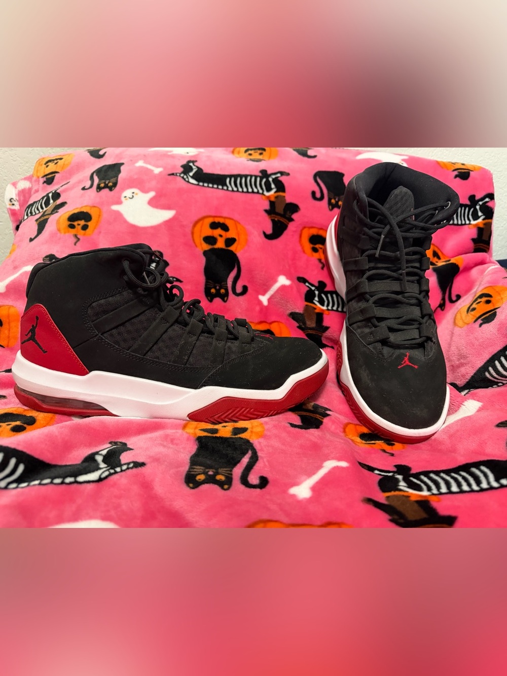 Jordan Max Aura Black/Gym Red Men’s 10.5 – $70 OBO